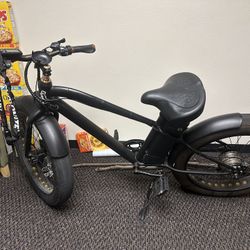 Nakto Cruiser E-Bike (with kryptonite chain lock)