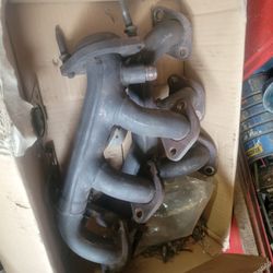 3.9L Exhaust Manifolds