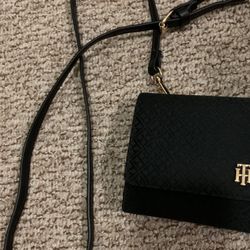 Tommy Hifiger Purse! Make Me An Offer!