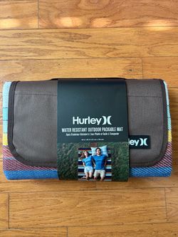NWT Hurley water resistant Outdoor packable mat in Multicolor size 50x60”