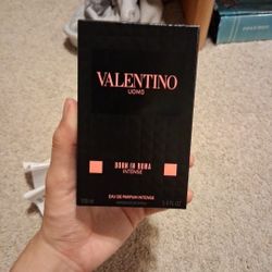 Valentino Born In Roma Intense 