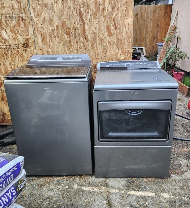 Whirlpool Washer And Dryer Works Great Handles Huge Loads
