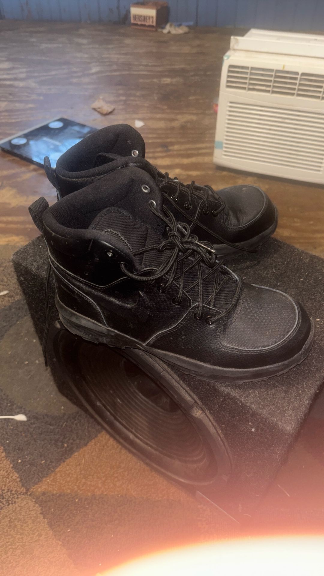 Discount For Today! Nike Boots Size 6.5