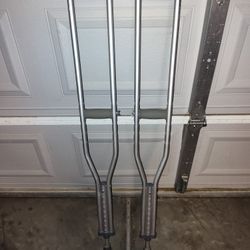 Crutches 