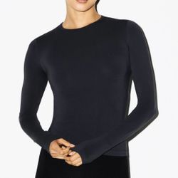 SOFT SMOOTHING SEAMLESS LONG SLEEVE T-SHIRT | ONYX | Skims