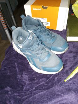 Mens Reeboks Blue & White Size 8.5