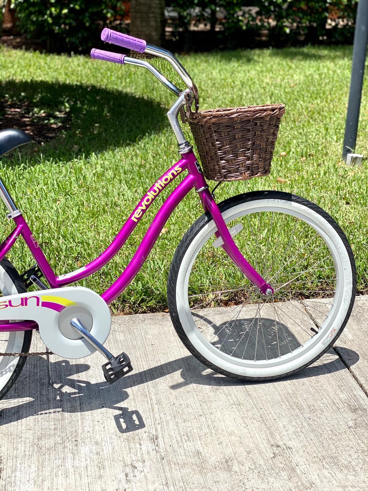 sun revolution beach cruiser