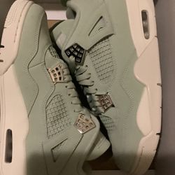 Air Jordan 4 “Abundance / Seafoam”
