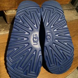 Kid Youth Size 6, Women’s 7.5-8 Short, Uggs