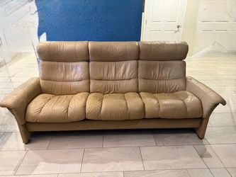 Stressless leather sofa