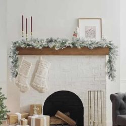 9' Pre-Lit Snowy Bedford Garland