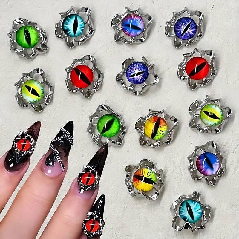 8 Piece Nail Art Kit Delicate Nail Decorations