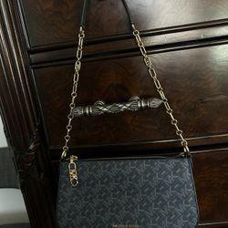 Micheal Kors Navy blue shoulder bag brand new never worn