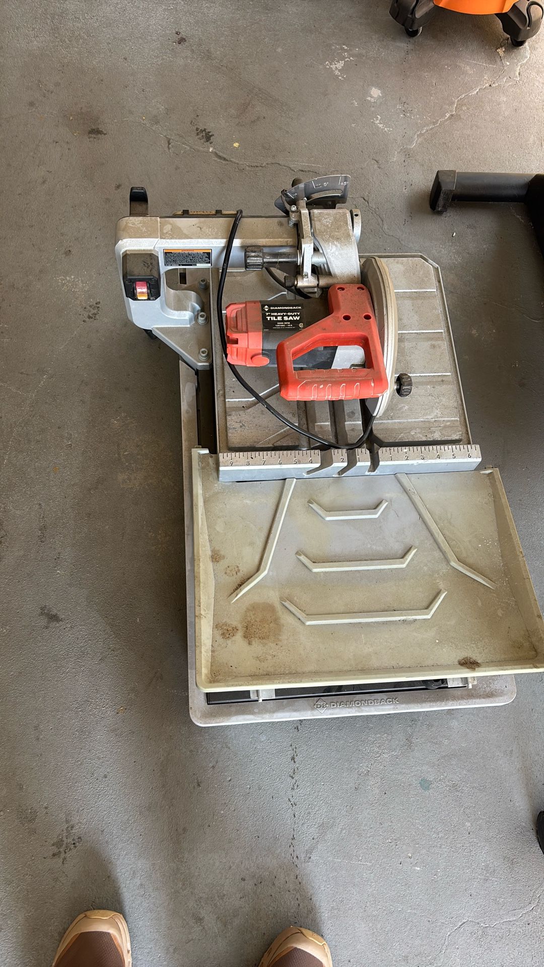 DB Diamondback 7” Tile saw