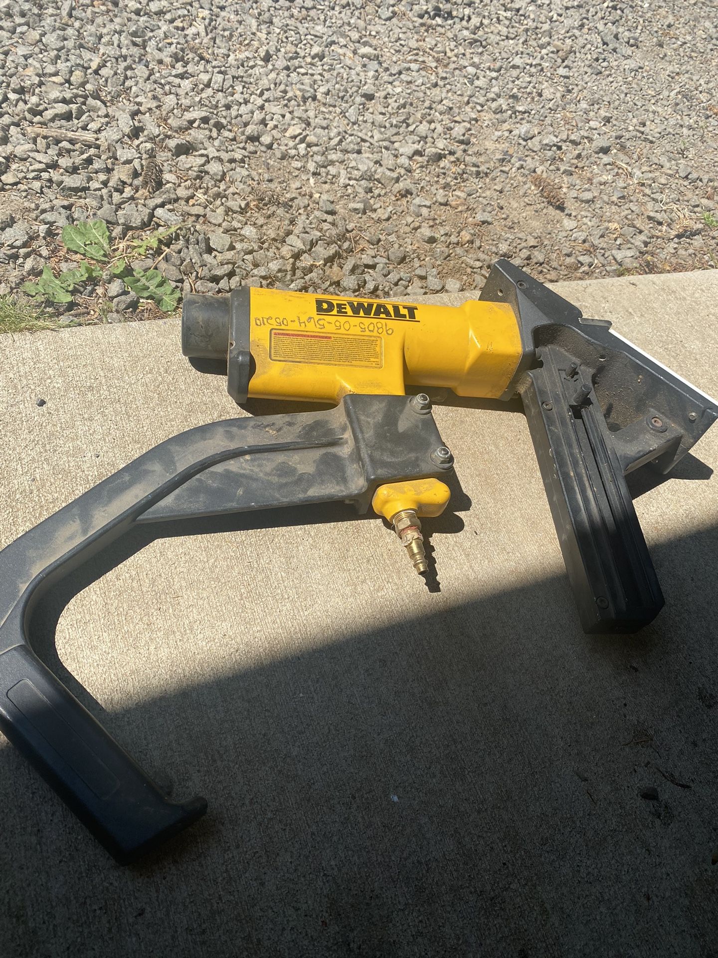 Dewalt M111 Flooring Nailer/stapler