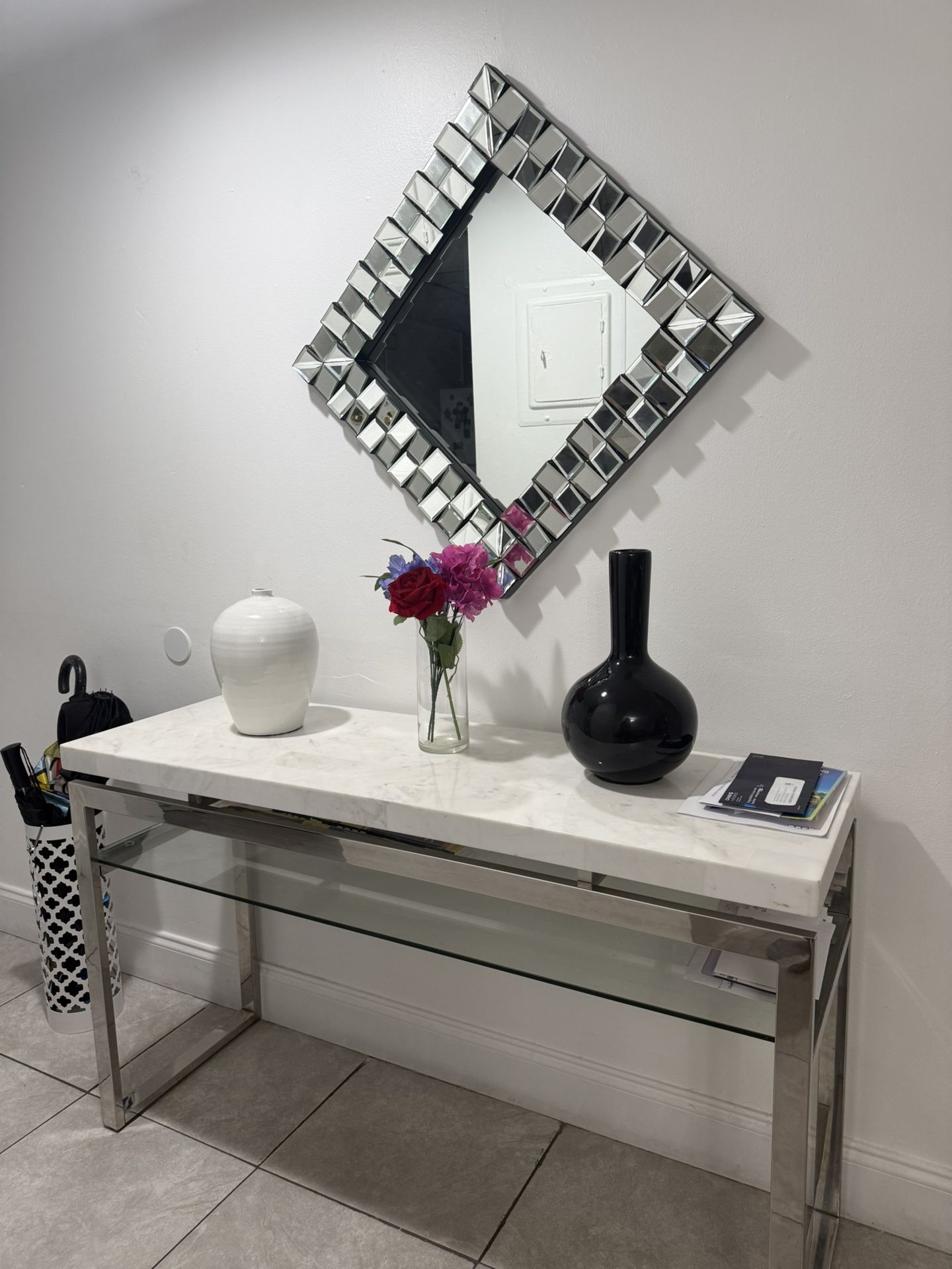 Coffee Table, Console Table, Espejo. 