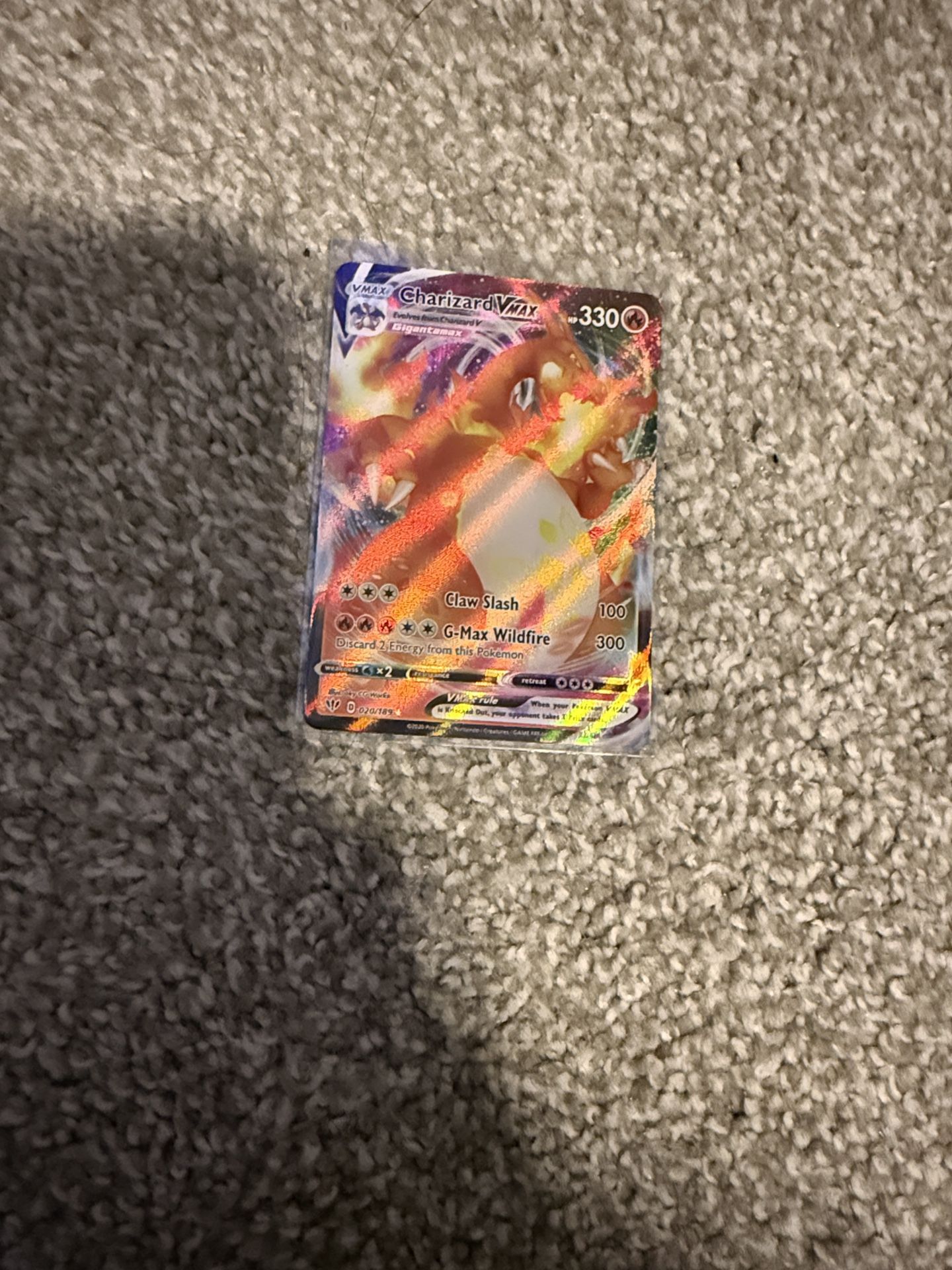 Charizard Vmax Darkness Ablaze NM condition (Sleeved)