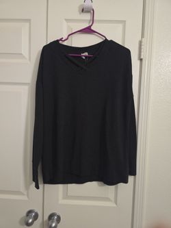 Black Long Sleeve V-Neck Top