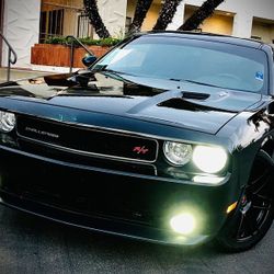 2014 Dodge Challenger R/T 6-speed manual 