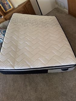 Queen Mattress Open Box