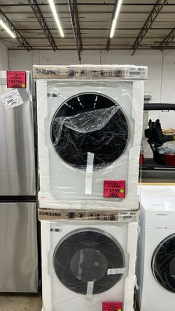 SAMSUNG  4.0 cu. ft. Heat Pump Dryer with AI Smart Dial and Wi-Fi Connectivity in White $275