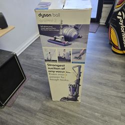 Dyson Animal 2 Vacuum. Damaged Box.