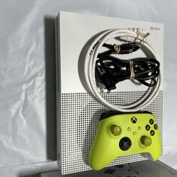 MICROSOFT XBOX  ONE S  500GB HDD WITH WITH ALL THE ACCESSORIES AND BOX LIKE NEW TEADY TO PLAY 💯🆒💯📺✅▶️