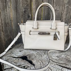 Coach Swagger 27 Medium Bag 