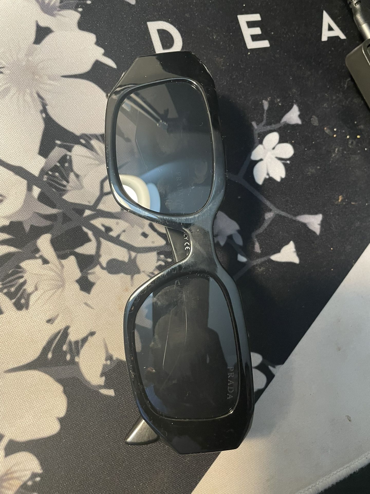 Prada Glasses With No Box