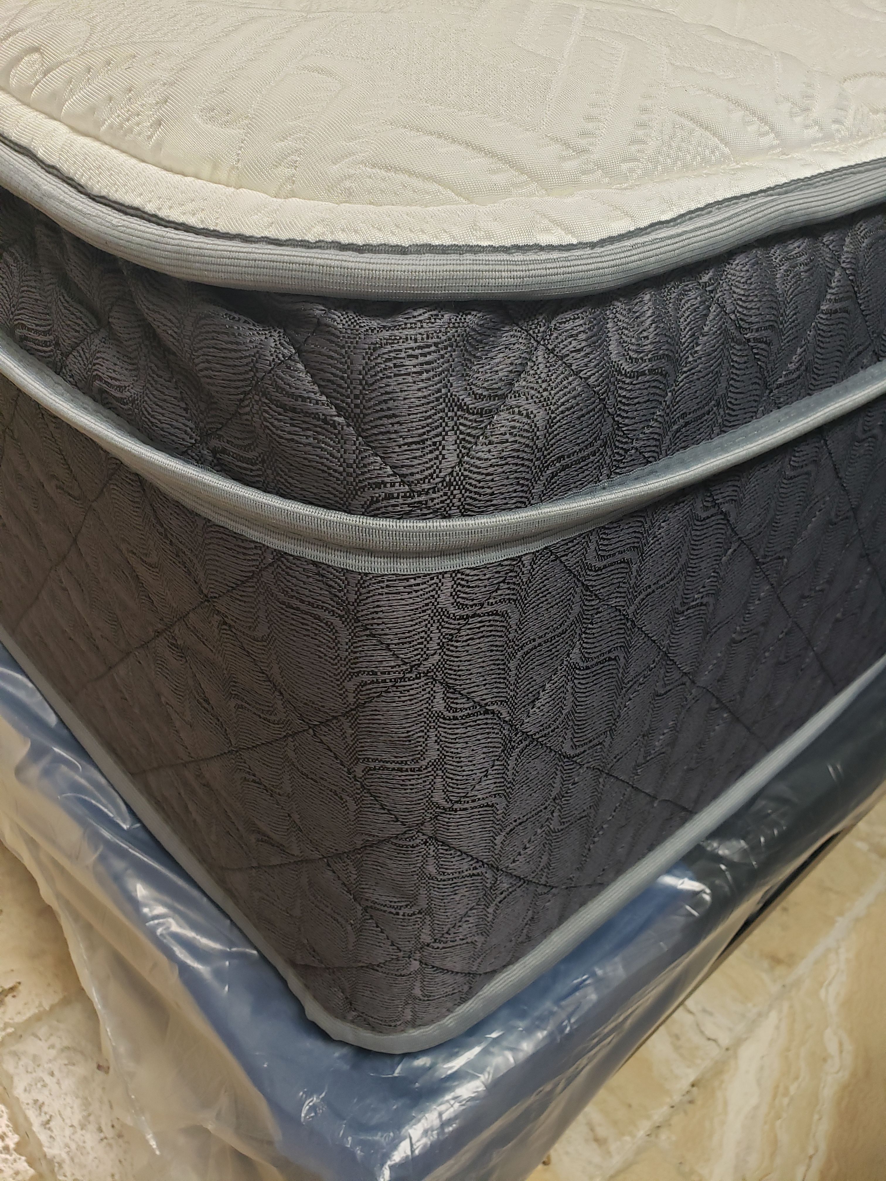 🛌‼️🔥MOVING OUT New Luxury Grade Mattresses! Kings, Queens, & Fulls