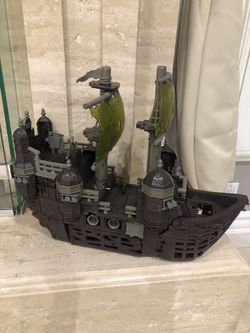 Pirate ship toy