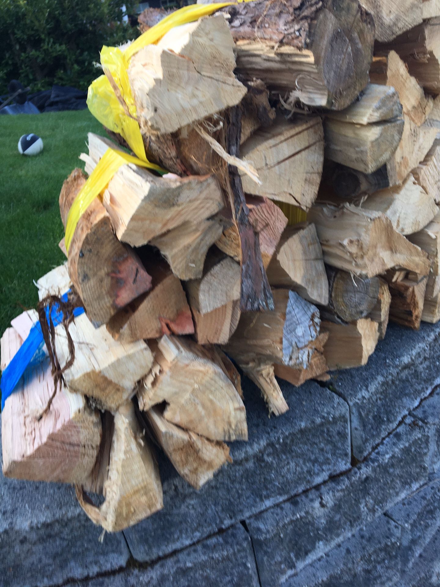 Bundles of Dry-Seasoned firewood (Ask about delivery)