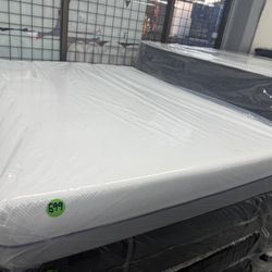 QUEEN SIZE PURPLE MATTRESS & BOX SPRING BED SET