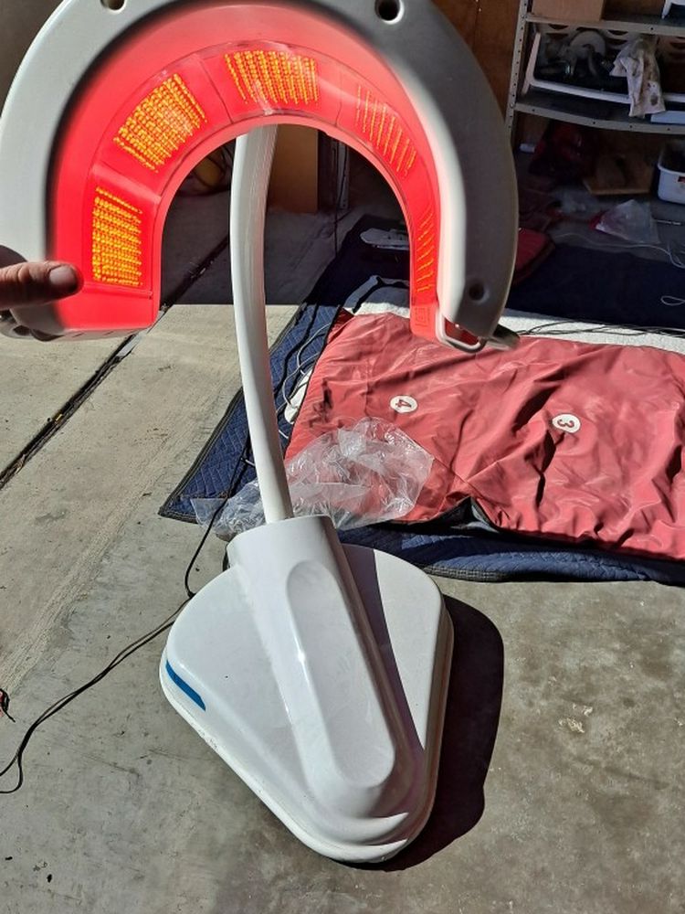 Lumiere Excel Red Light Therapy Facial