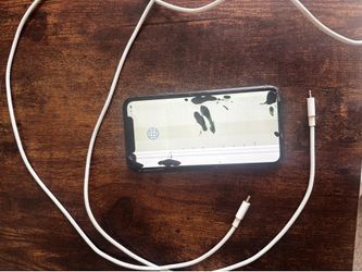 iPhone 11 64GB T-Mobile/Paid Off – Powers On – For Parts or Repair