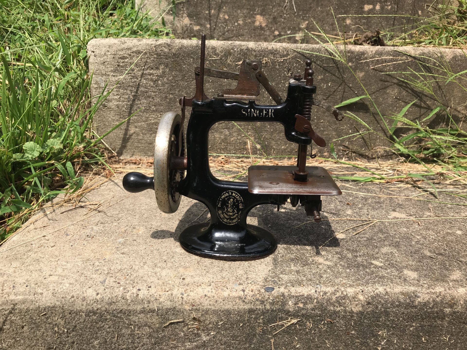 Antique Singer Small Salesman Sample Sewing Machine for Sale in