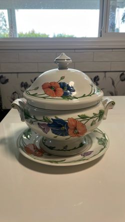 Soup or gravy bowl and plate