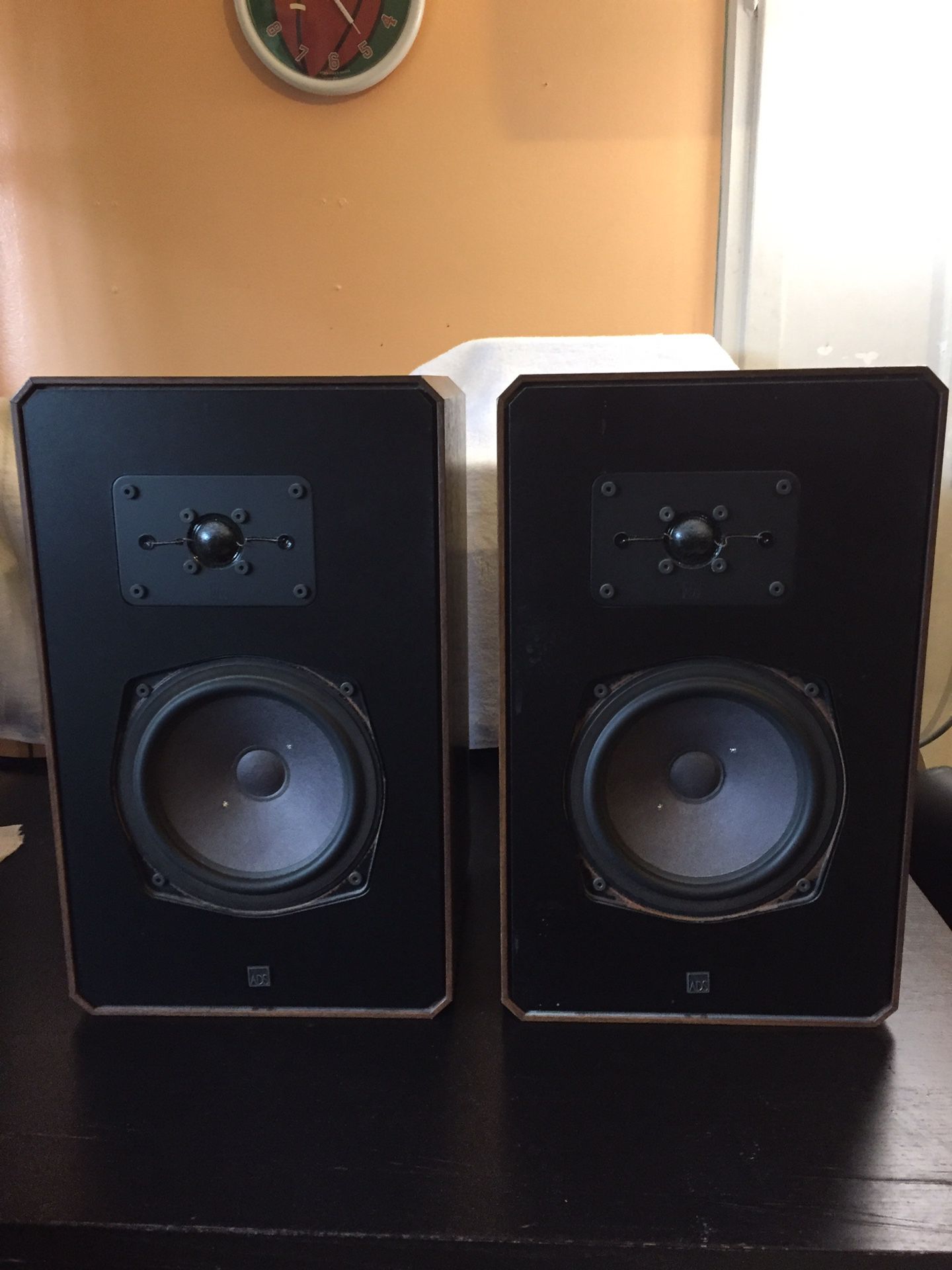 A/D/S L470/S speakers