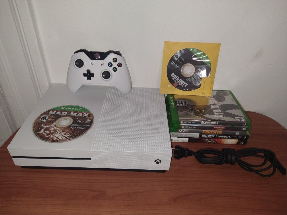 Xbox One S 1681 1tb Console w/controller & 7 Games