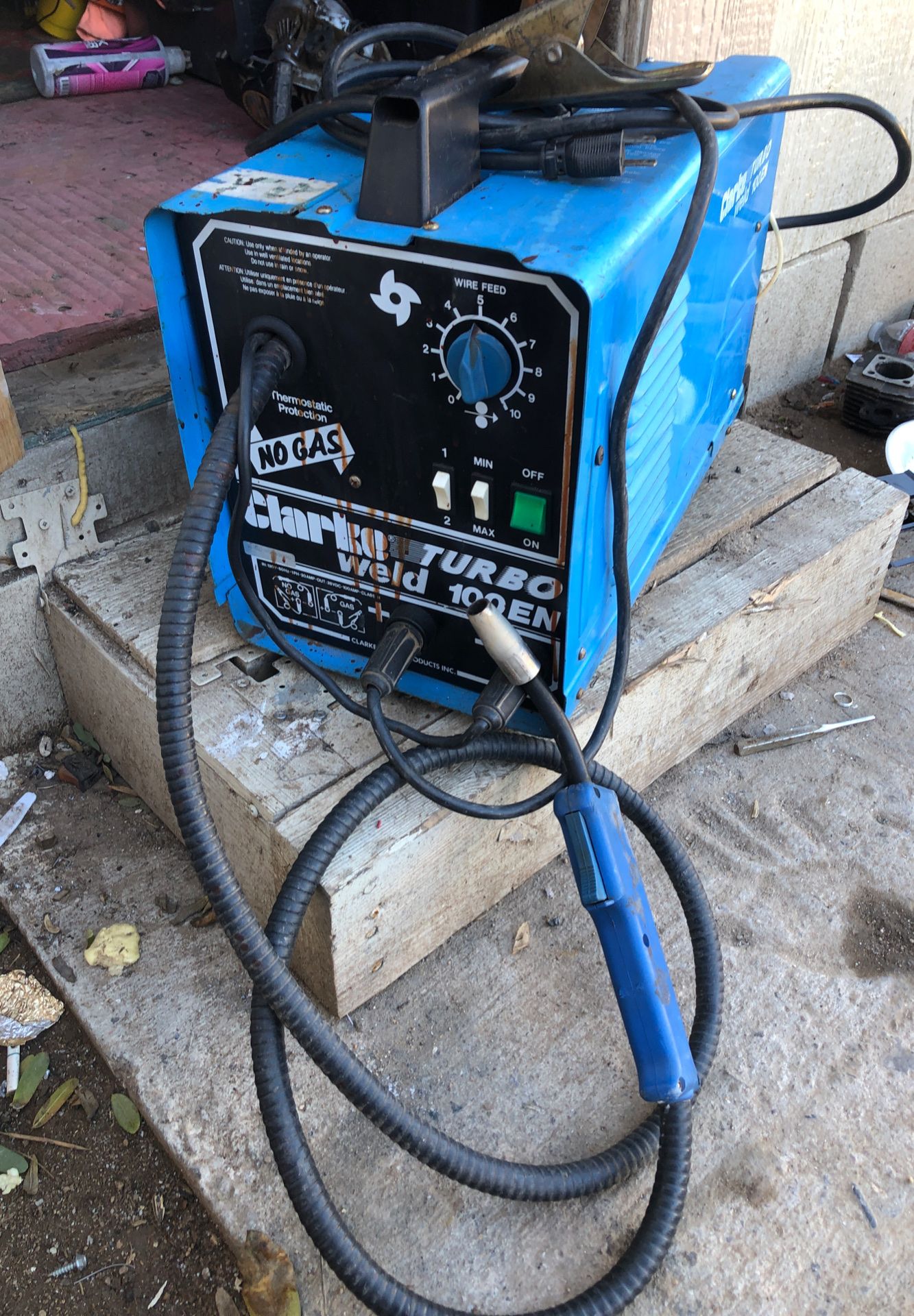Clarke turbo weld 100en mig welder for Sale in El Mirage, AZ OfferUp