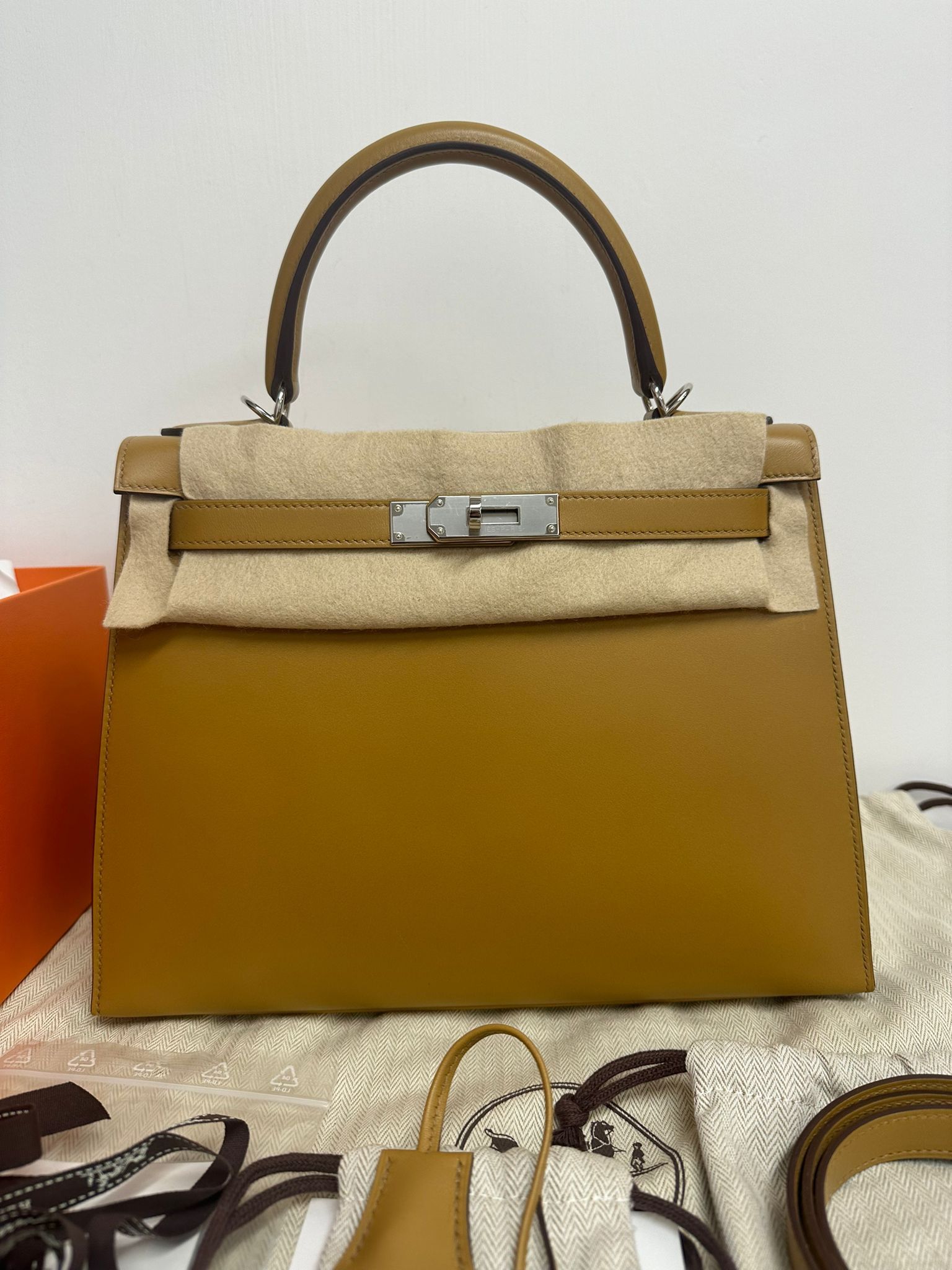 Hermes Kelly 28 Poussiere Tadelakt Palladium Hardware Full Set Beige Gold 2023