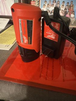 Milwaukee M12 Heated Gear Battery