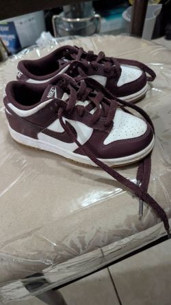 Kids dunks size 11 c