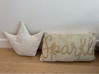 2 decorative pillow