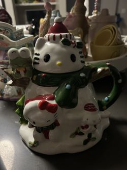 Hello Kitty Christmas Teapot