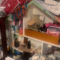 Shelving Or A Great Doll House That Could Be Made Up Grand 