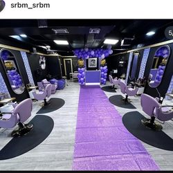 One station available