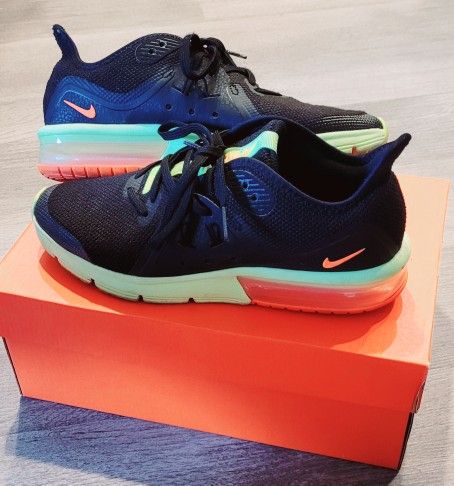 Nike Air Max Sequent 3 SIZE 6