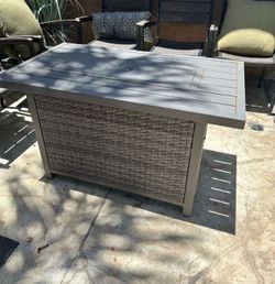 Patio fire pit table