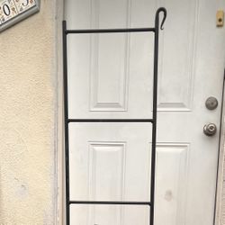 Black Wrought Iron Blanket Rack/Blanket Ladder